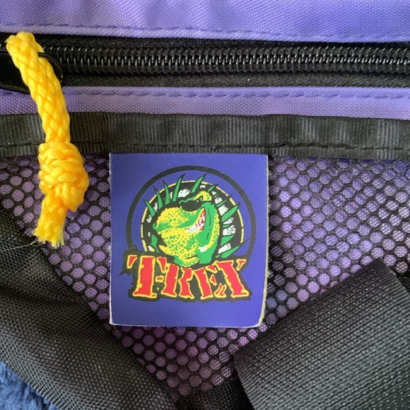 Dog leash and poo bag holder - Picture 3 of 4